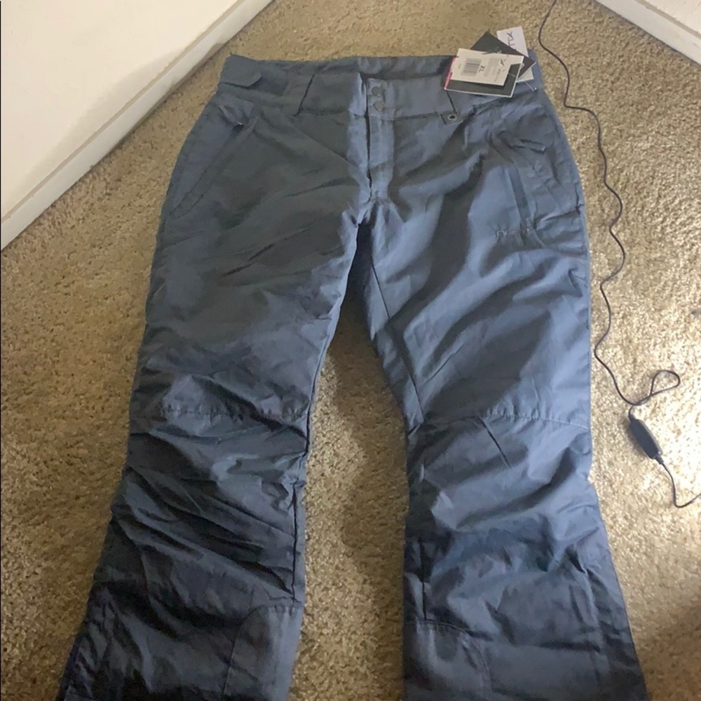 Brand new snow pants - women